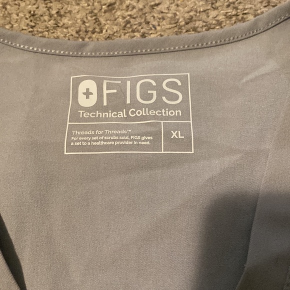 Figs Scrub Top - Picture 2 of 2